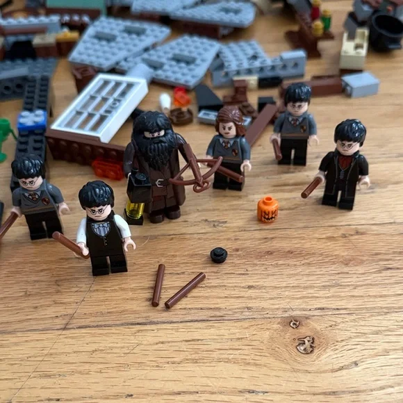 LEGO Harry Potter Pieces and Partial Sets with Minifigures  4758  4738 - Picture 2 of 16